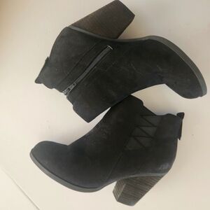 Mix No 6 Vince Chelsea Boots Black Suede Heel Booties Women Size 8.5